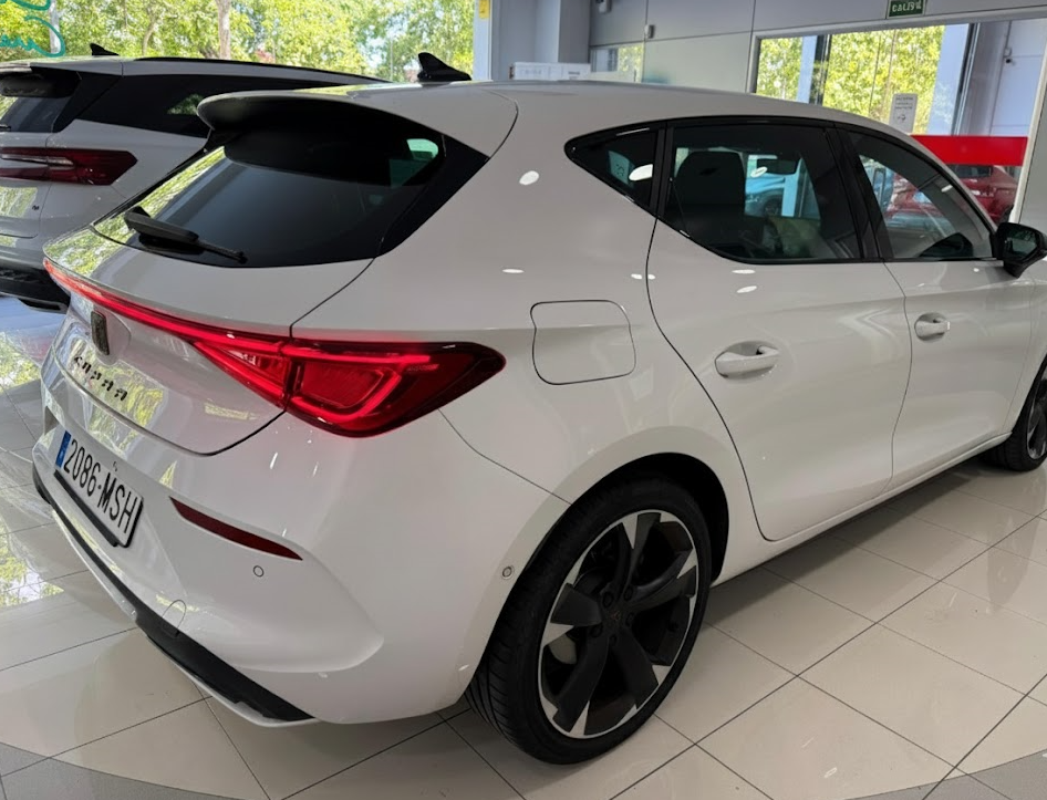 Cupra Leon 1.5 eTSI 110 kW foto miniatura